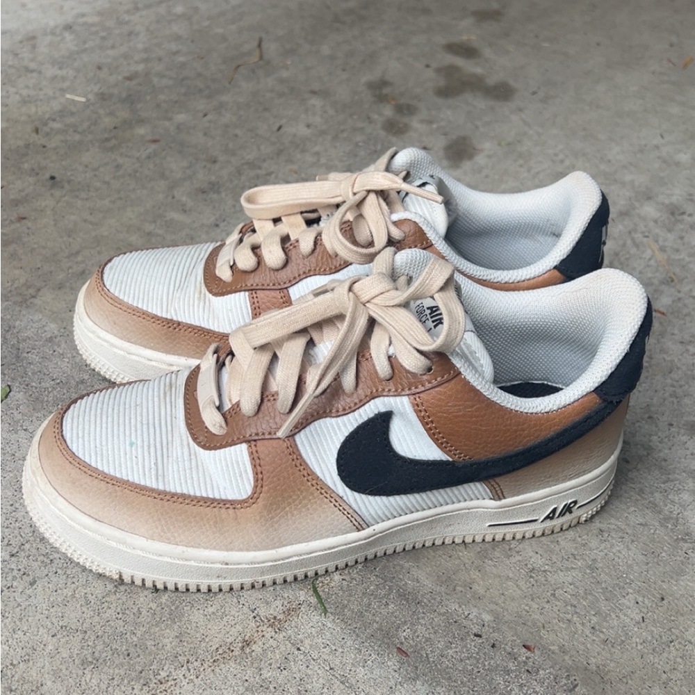 Nike Air Force 1 in Brown and Black